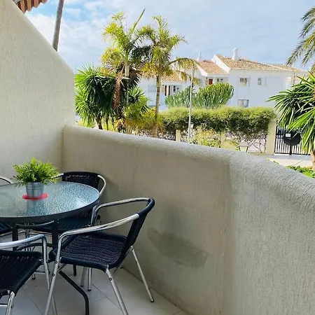 Apartment Benalbeach: Beachfront Studio In With Aquapark *